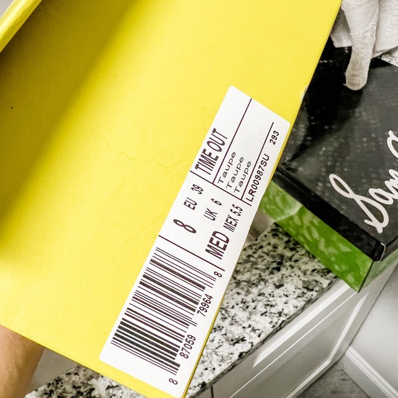 Kenneth Cole Reaction Taupe Brown Heeled Chelsea Booties Size 8 - Picture 8 of 8